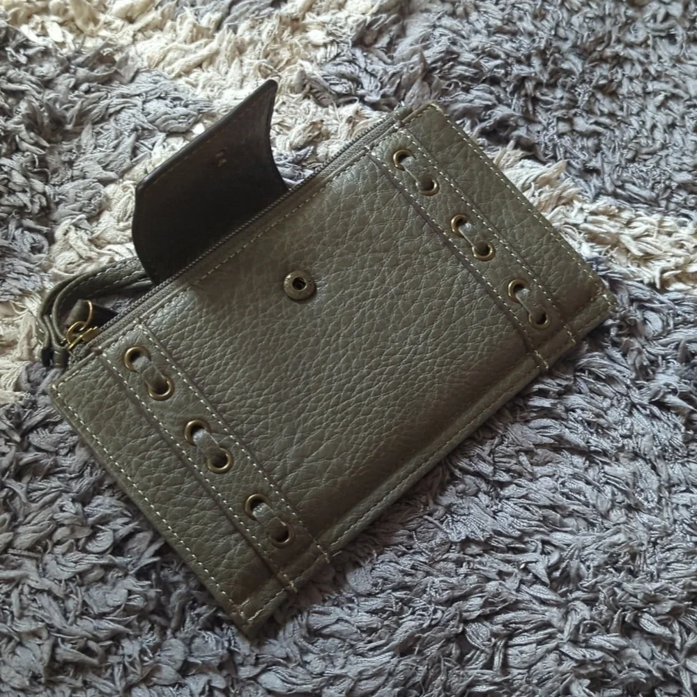 BOC Wallet Clutch Wristlet Billfold Gray Green Color